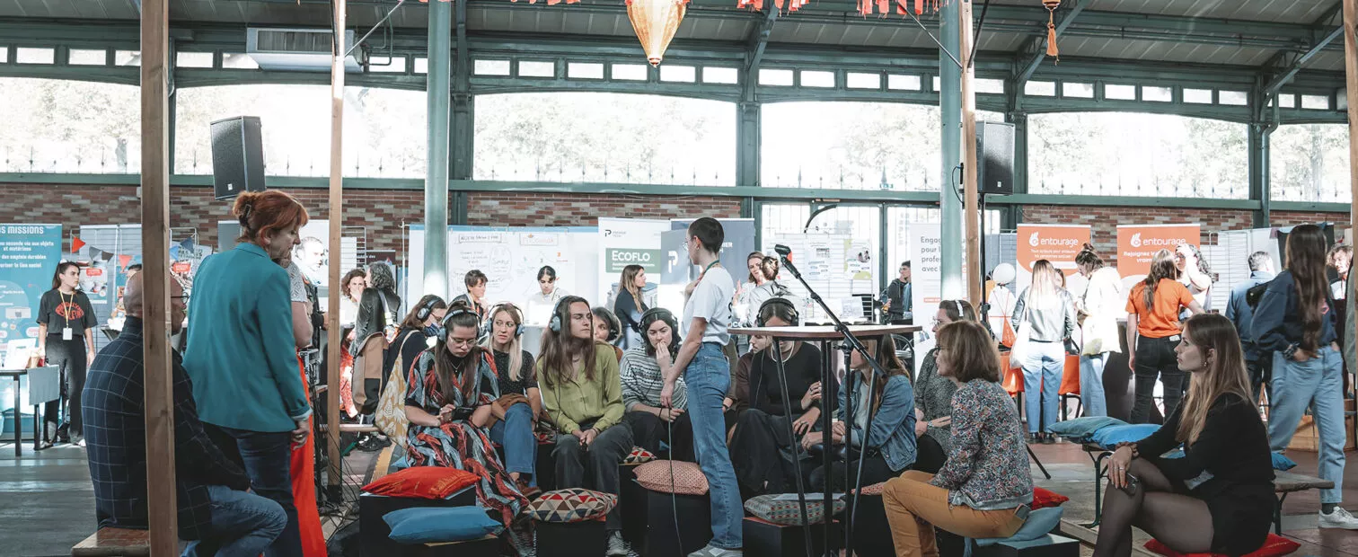 Un atelier lors d'un forum professionnel à la halle martenot