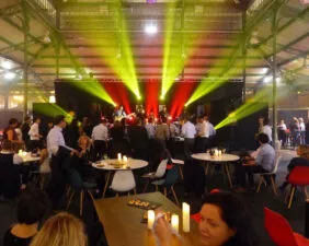 Cocktail lors d'une soirée d'entreprise à la halle martenot