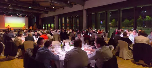 diner de gala en tables ronde à la salle L'Étage