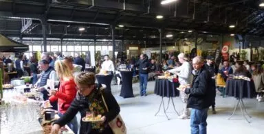 Un buffet traiteur lors d'un salon professionnel à la Halle de la Courrouze