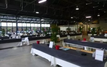 Des stands pour un salon professionnel à la Halle de la Courrouze